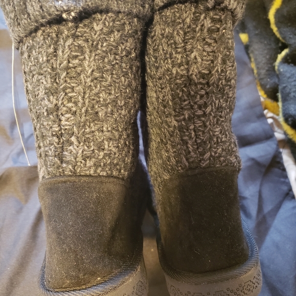 Boots - Picture 2 of 3